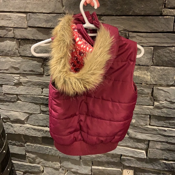 Cute vest for fall / spring with faux fur - Picture 2 of 4